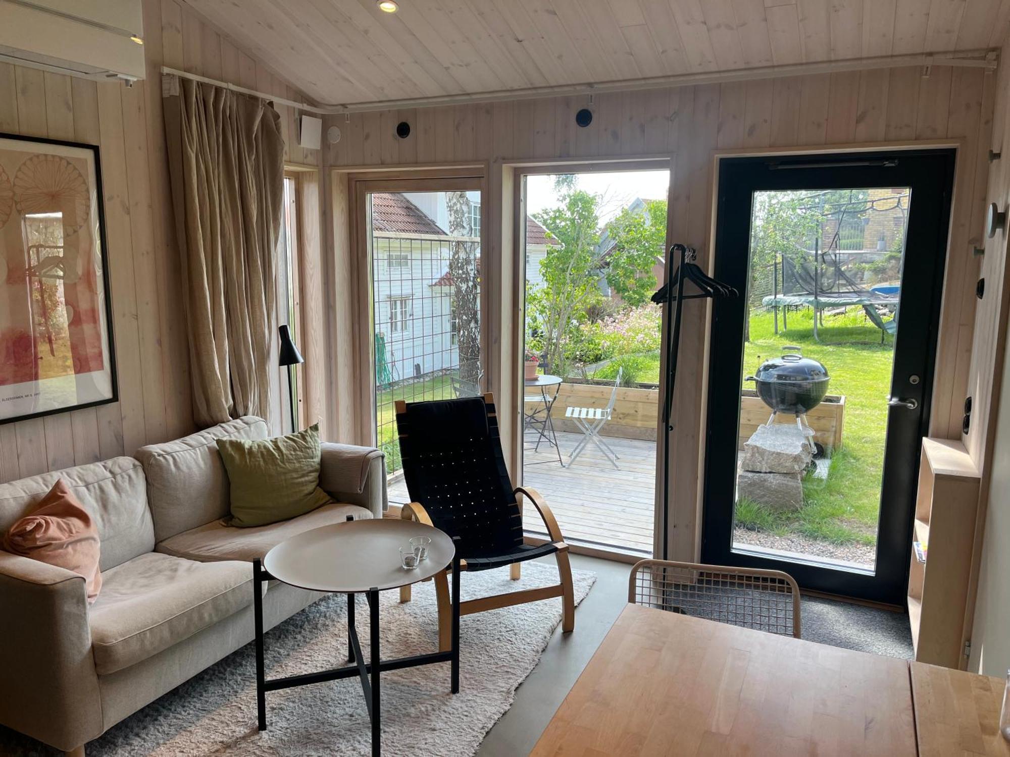 Mysigt Attefallshus Med Naerhet Till Stad Och Hav Göteborg Exterior foto